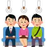 電車に座る人たち