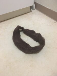 くたびれて断捨離される予定のヘアバンド