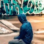 パーカーを着ている人