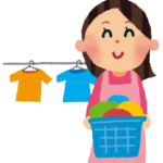 洗濯物を干す人