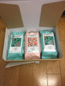 ユニカフェ優待品のレギュラーコーヒー3つ